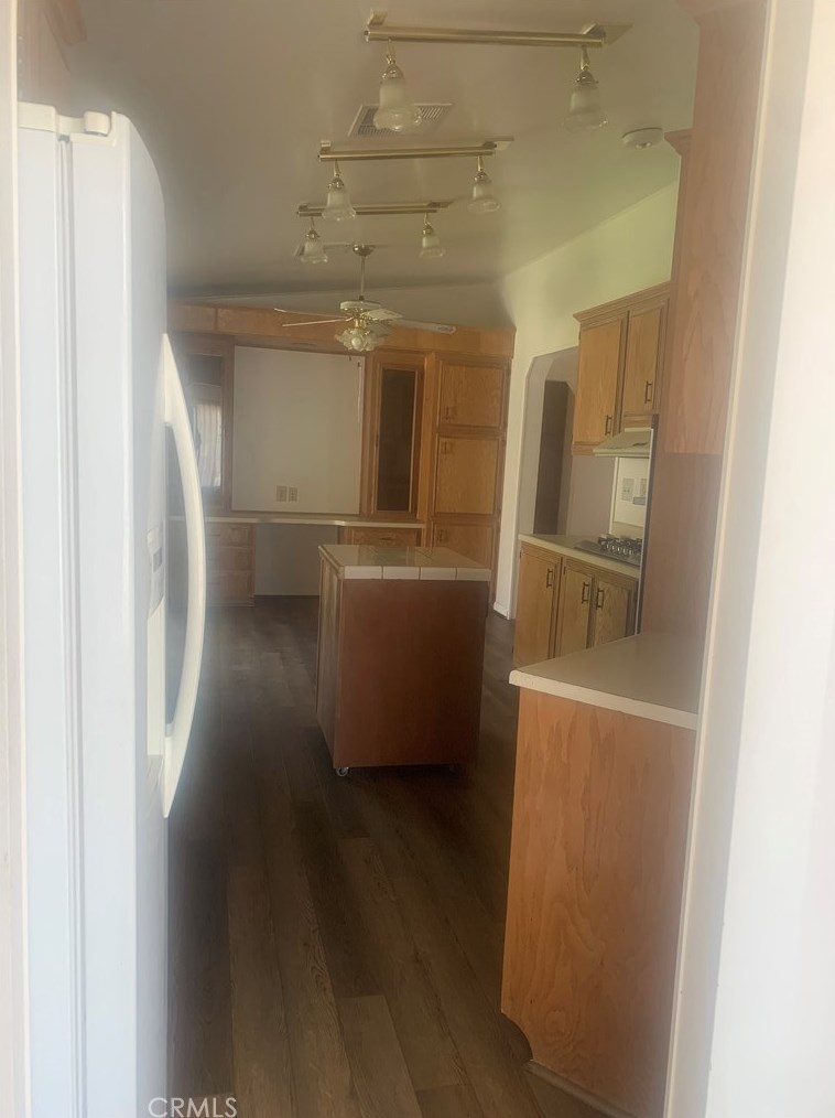 2525 Apple Tree St, Hemet CA  92545-7705 exterior