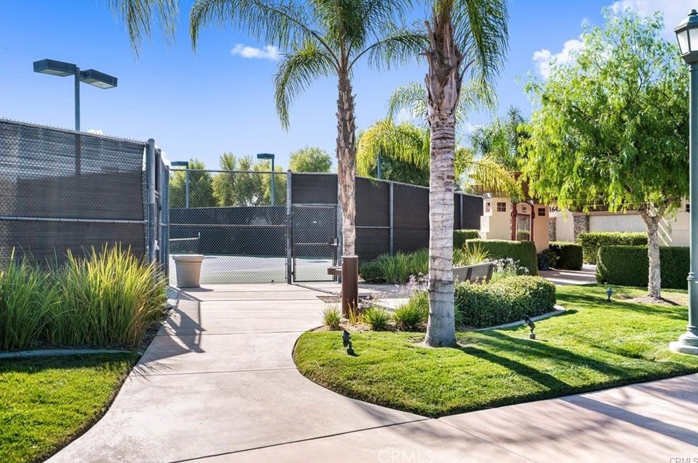 1370 Corte Alamonte, Hemet CA  exterior