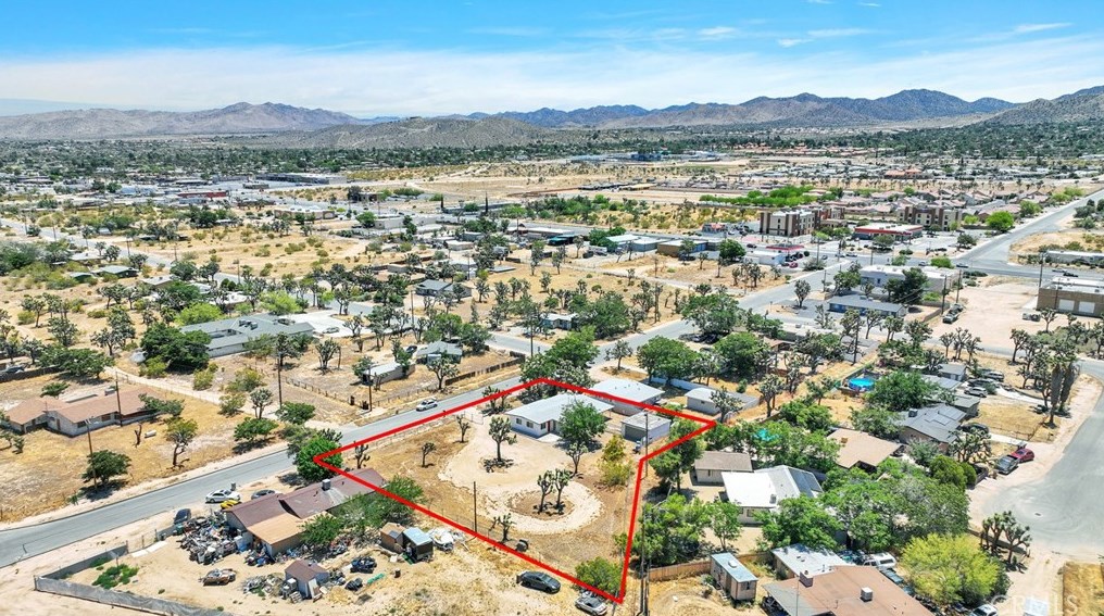 7184 Palm Ave, Yucca Valley CA  92284-4079 exterior