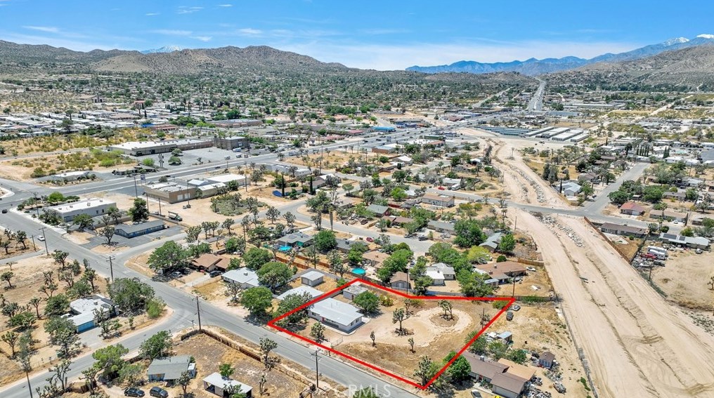 7184 Palm Ave, Yucca Valley CA  92284-4079 exterior