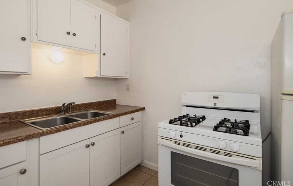 221 Alessandro St, Hemet CA  92543-8843 exterior