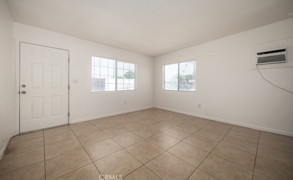 221 Alessandro St, Hemet CA  92543-8843 exterior