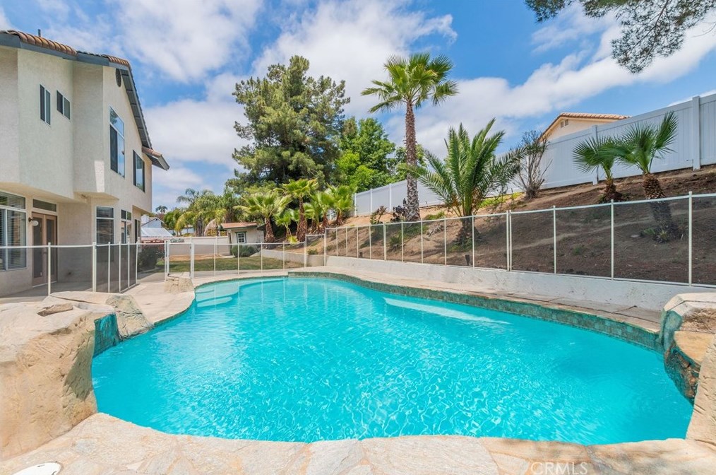 40675 Pocona Pl, Murrieta CA 92562-5852 exterior