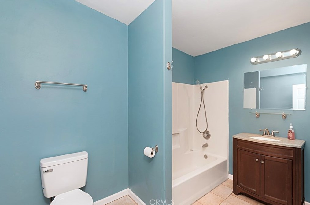 23550 Oak Circle Dr, Wildomar CA 92595-8825 exterior