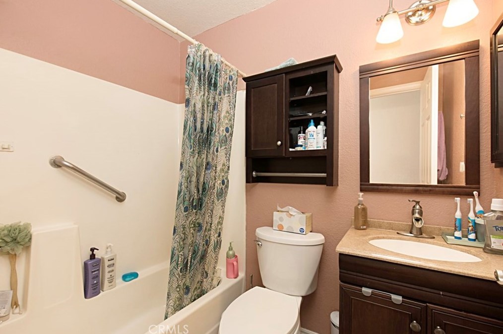 23550 Oak Circle Dr, Wildomar CA 92595-8825 exterior