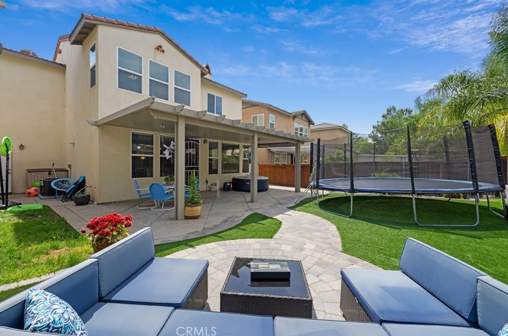 40238 Danbury Ct, Temecula CA  92591-7557 exterior