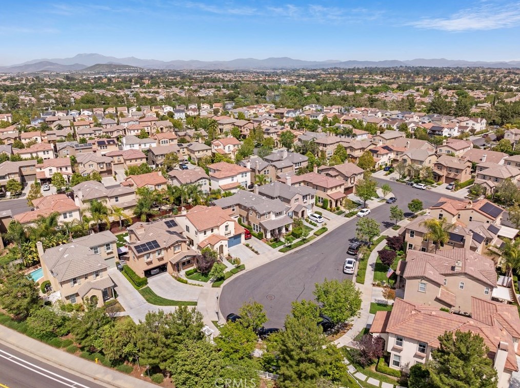 40238 Danbury Ct, Temecula CA  92591-7557 exterior