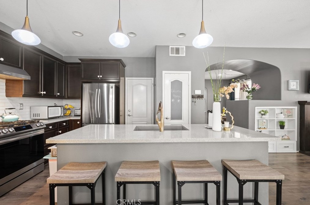 40238 Danbury Ct, Temecula CA  92591-7557 exterior