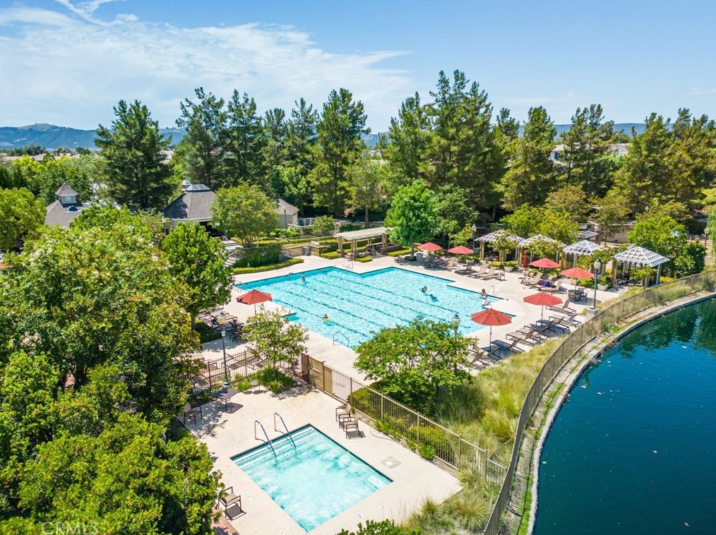 40238 Danbury Ct, Temecula CA  92591-7557 exterior