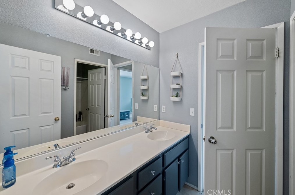 32989 Sotelo Dr, Temecula CA 92592-3410 exterior