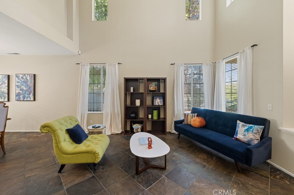 32989 Sotelo Dr, Temecula CA 92592-3410 exterior