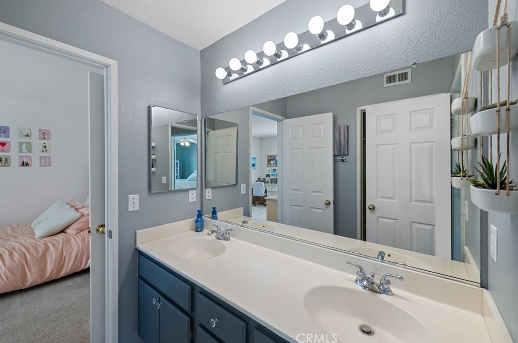 32989 Sotelo Dr, Temecula CA 92592-3410 exterior