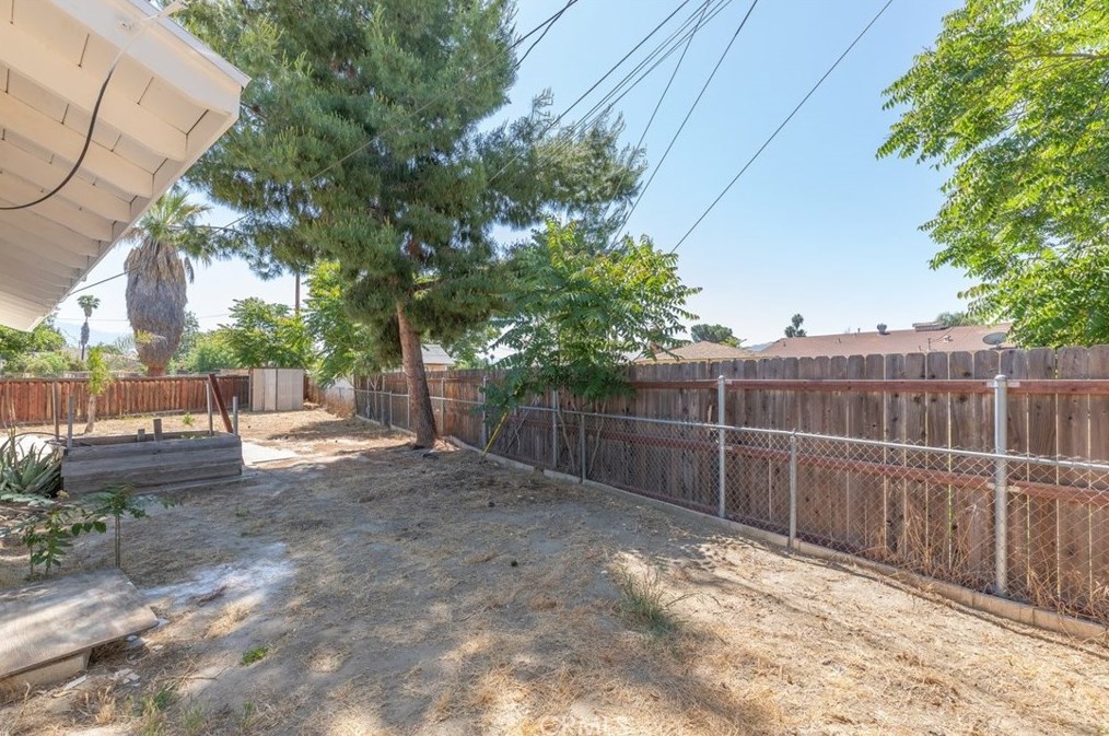 580 Lanier St, Hemet CA  92543-6141 exterior