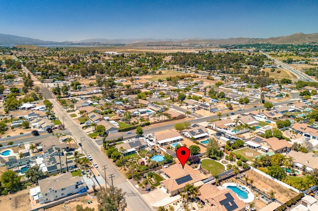 20689 Un St, Wildomar CA 92595-9275 exterior