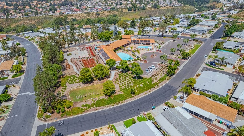 38521 Via Escarlata, Murrieta CA  92563-5731 exterior