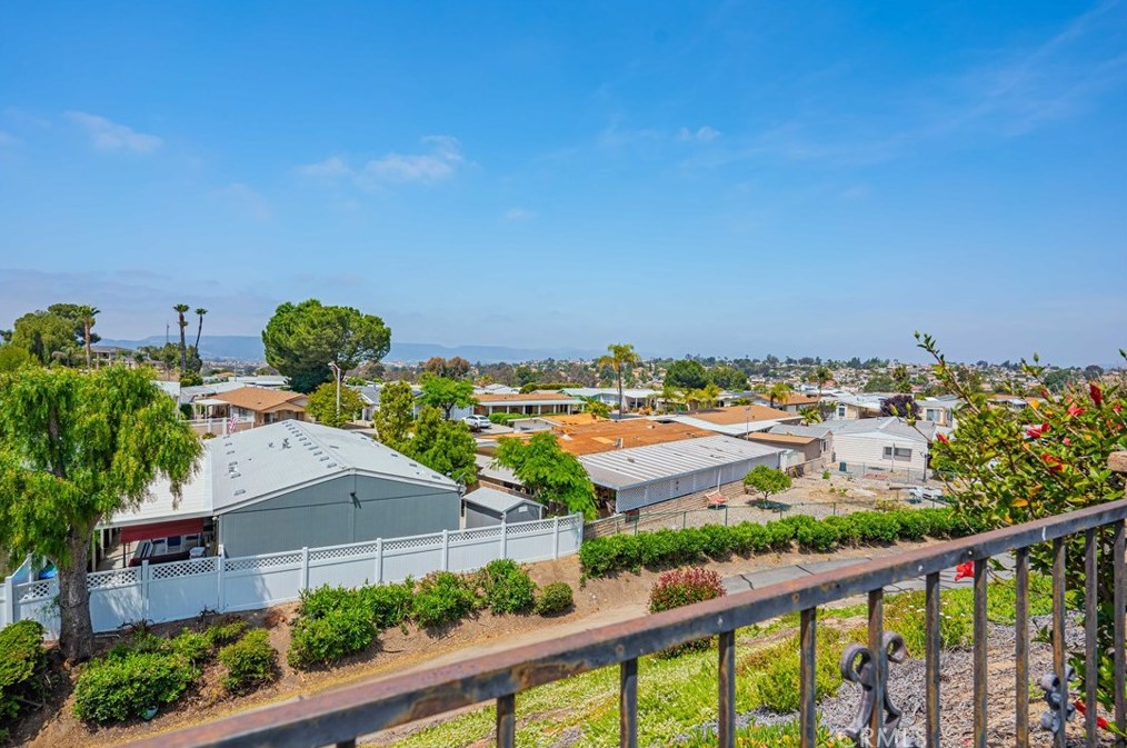 38521 Via Escarlata, Murrieta CA  92563-5731 exterior