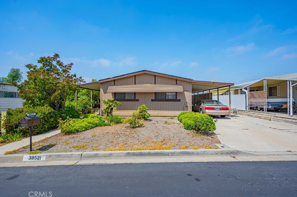 38521 Via Escarlata, Murrieta CA  92563-5729 exterior