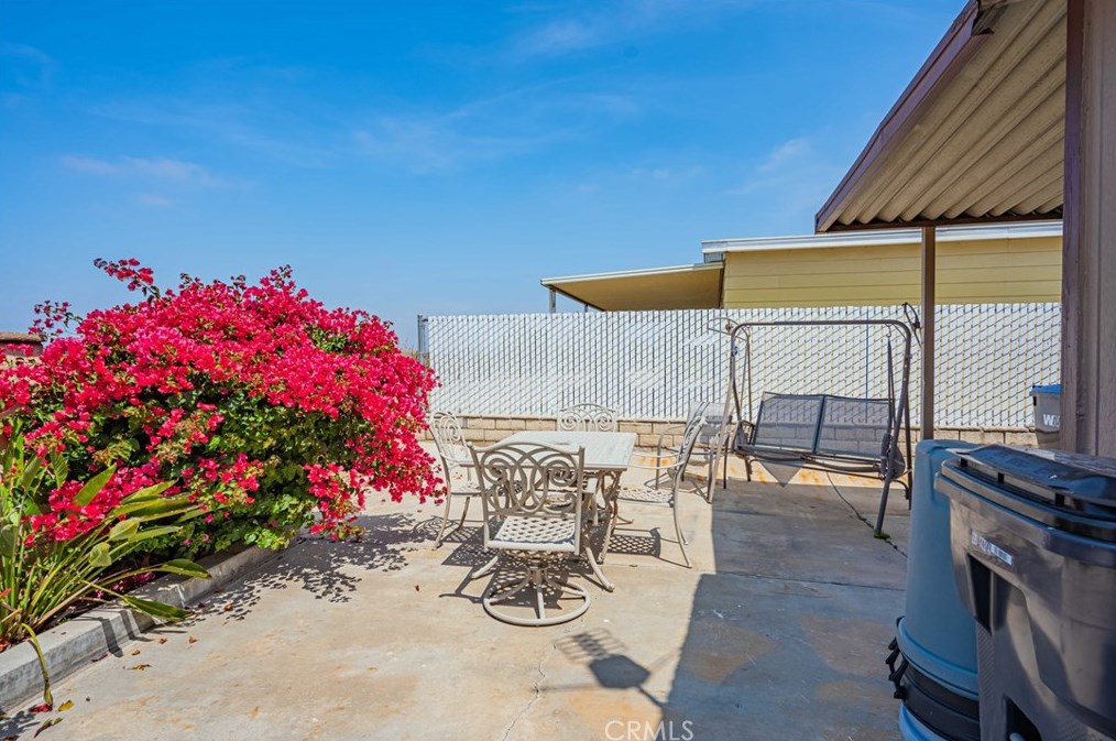 38521 Via Escarlata, Murrieta CA  92563-5731 exterior