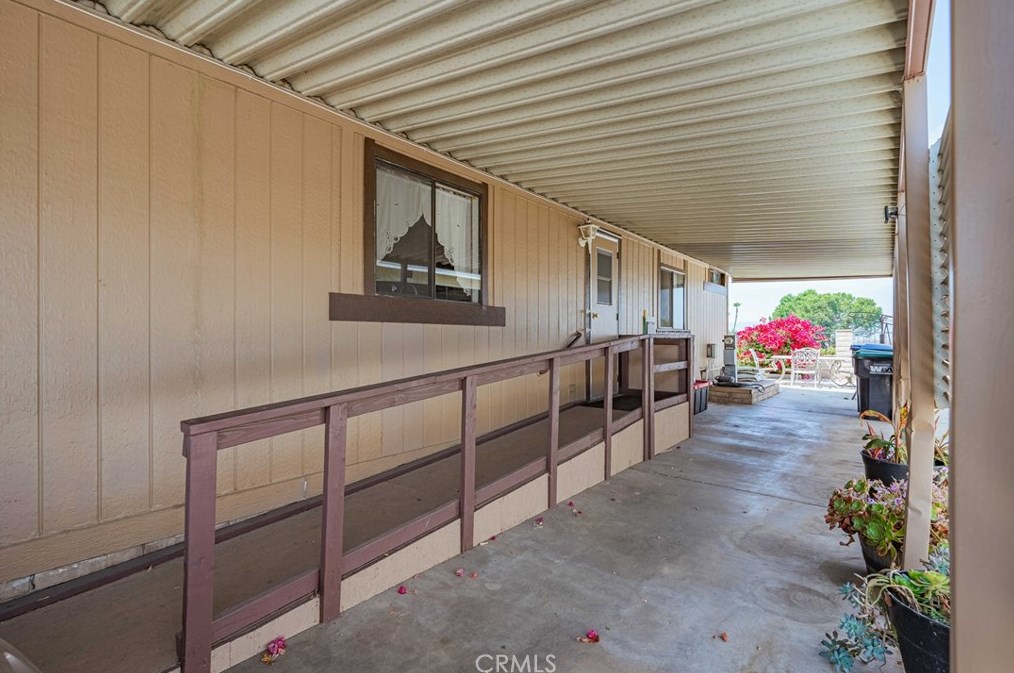 38521 Via Escarlata, Murrieta CA  92563-5731 exterior