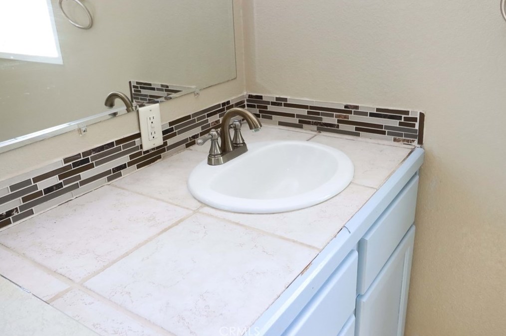 41900 Ivy St, Murrieta CA  92562-9270 exterior