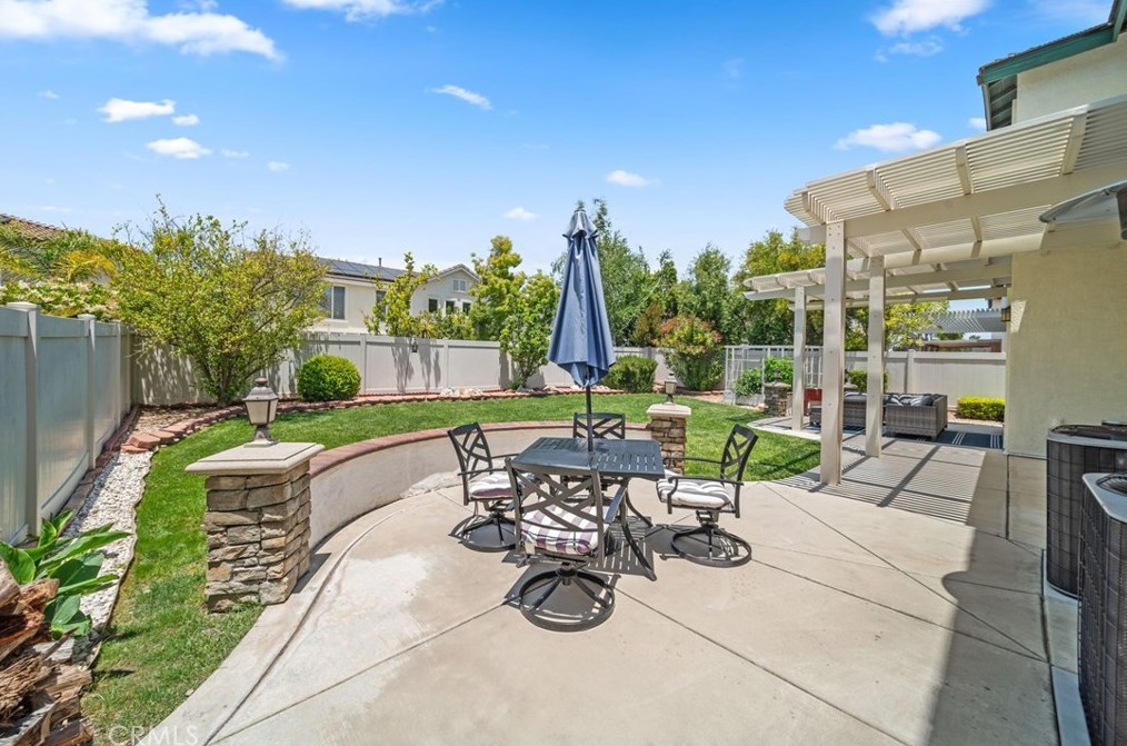 45775 Honeysuckle Ct, Temecula CA  exterior