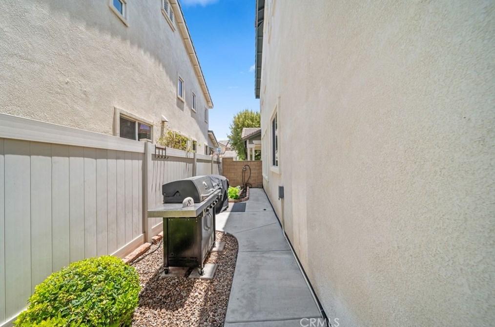 45775 Honeysuckle Ct, Temecula CA  exterior
