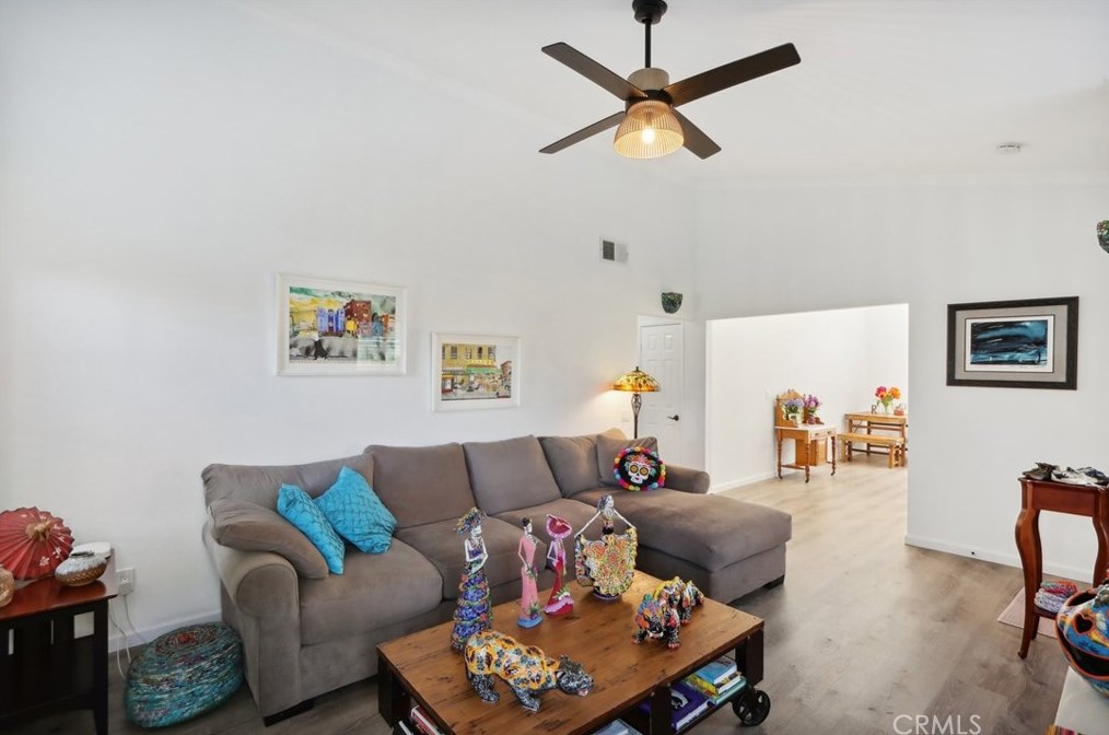 39867 Falcon Way, Murrieta CA  92562-4051 exterior