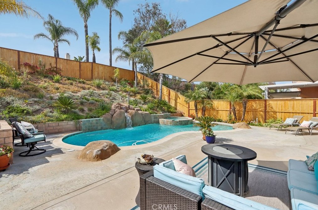 39867 Falcon Way, Murrieta CA  92562-4051 exterior