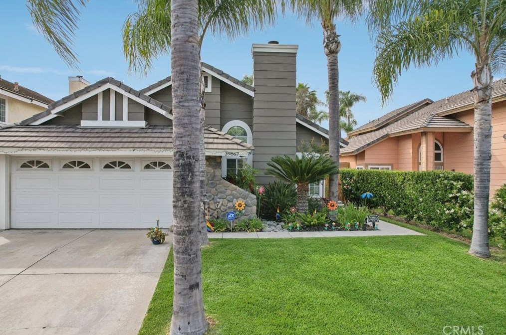39867 Falcon Way, Murrieta CA  92562-4051 exterior