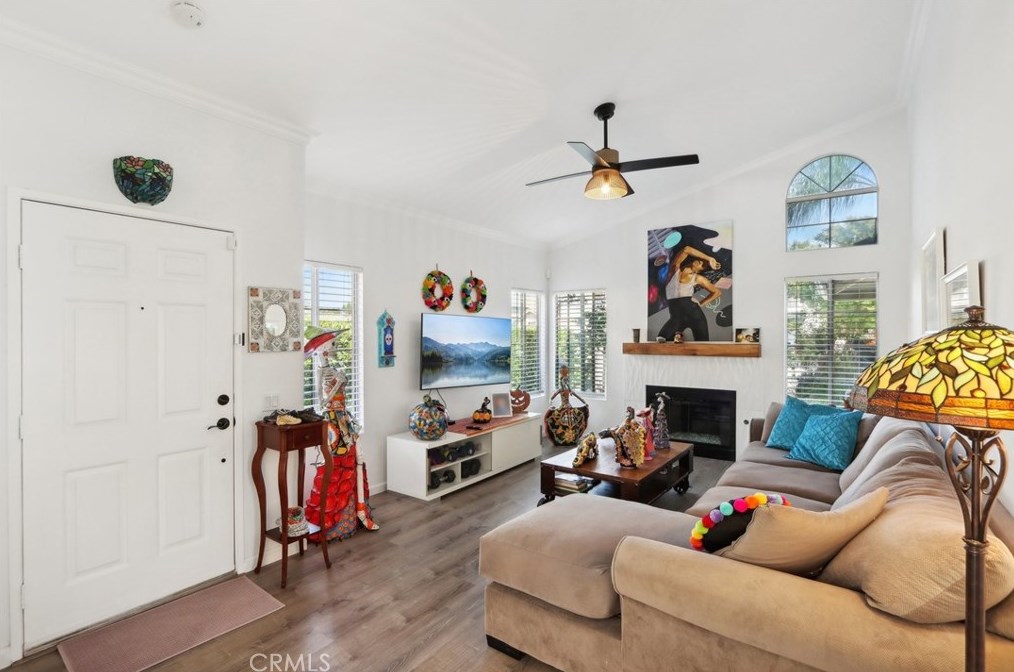 39867 Falcon Way, Murrieta CA  92562-4051 exterior