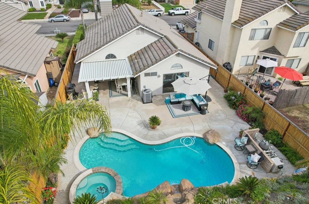 39867 Falcon Way, Murrieta CA  92562-4051 exterior