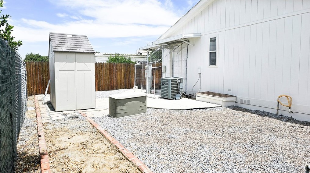 859 San Ignacio Dr, Hemet CA  92543-6915 exterior