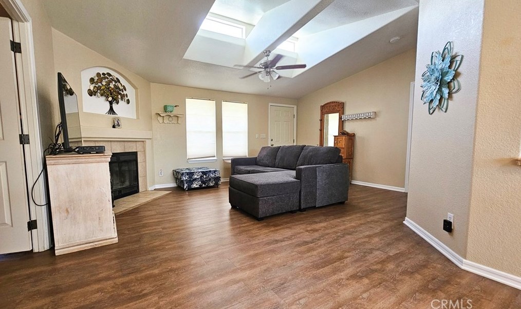 859 San Ignacio Dr, Hemet CA  92543-6915 exterior