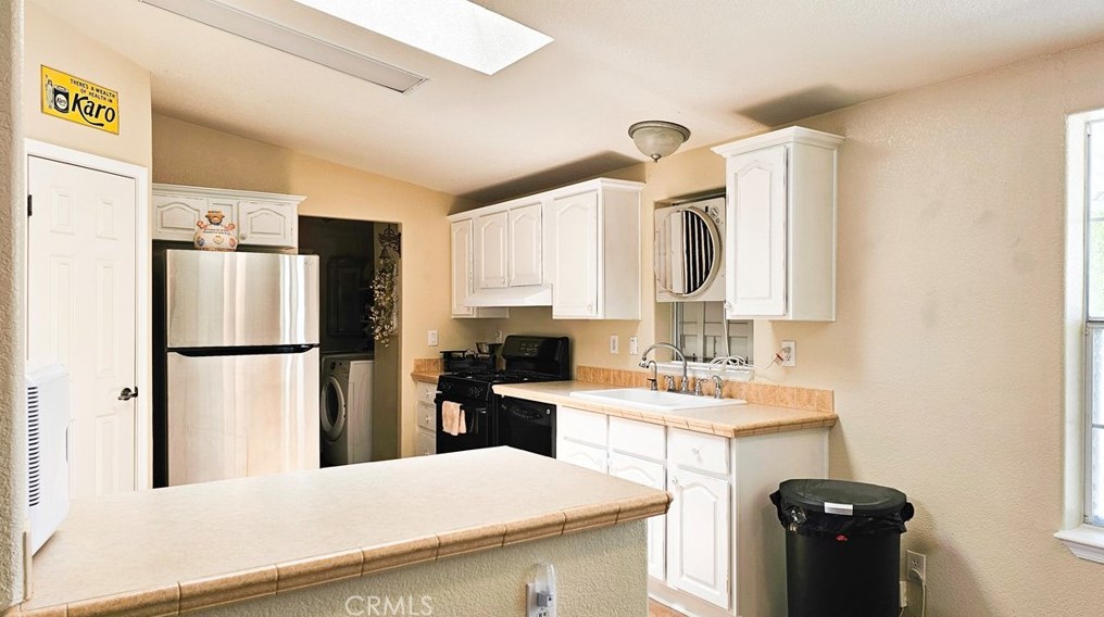 859 San Ignacio Dr, Hemet CA  92543-6915 exterior