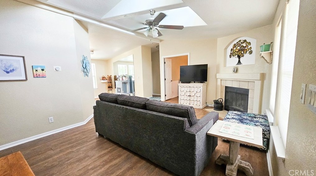 859 San Ignacio Dr, Hemet CA  92543-6915 exterior