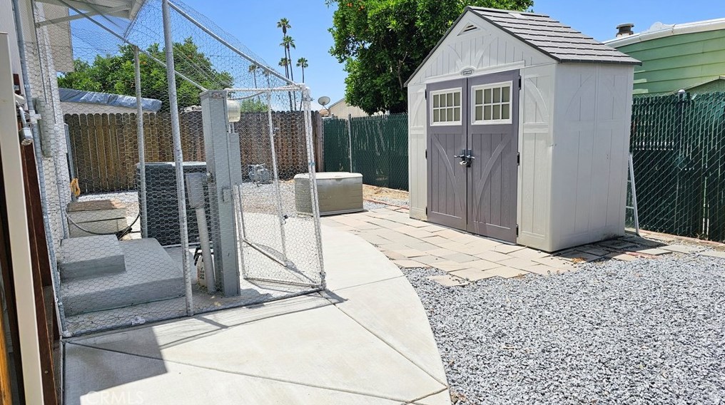 859 San Ignacio Dr, Hemet CA  92543-6915 exterior