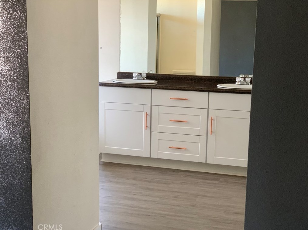 13248 Aurora Ave, Victorville CA  92392-5037 exterior