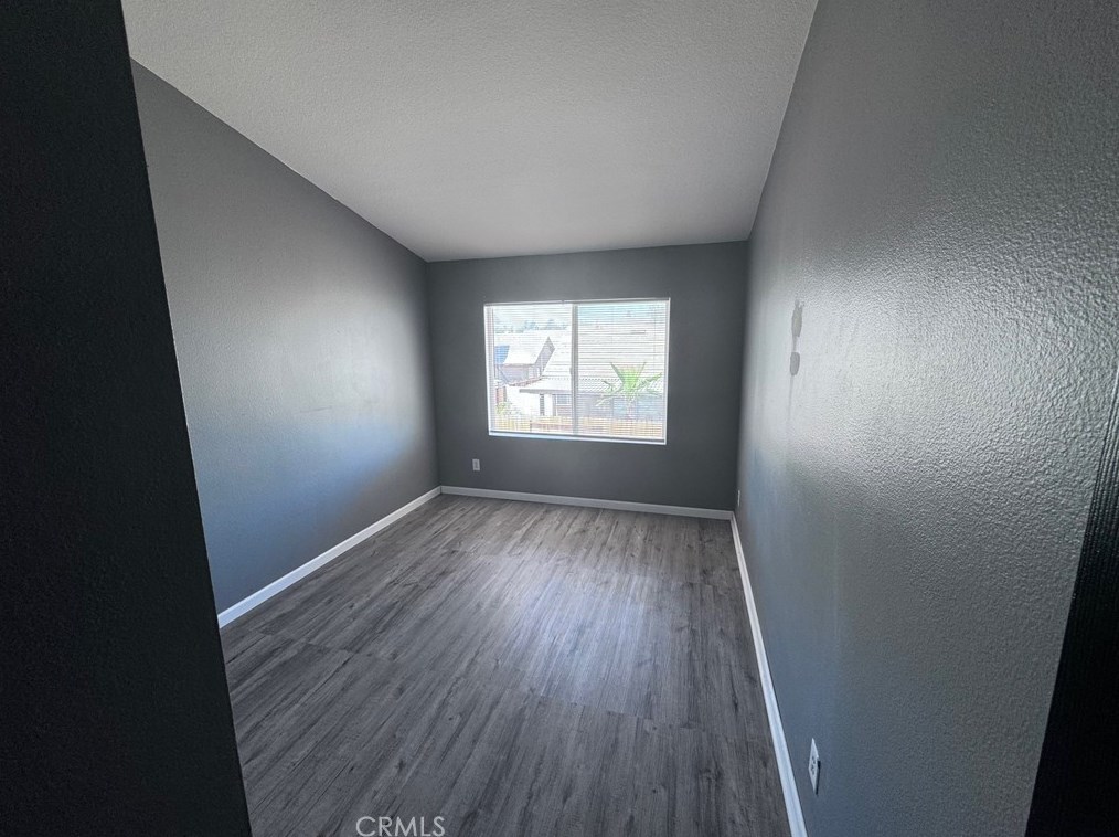 13248 Aurora Ave, Victorville CA  92392-5037 exterior