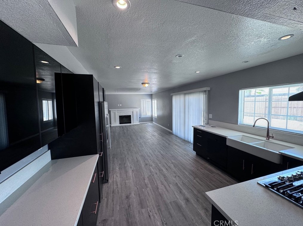 13248 Aurora Ave, Victorville CA  92392-5037 exterior