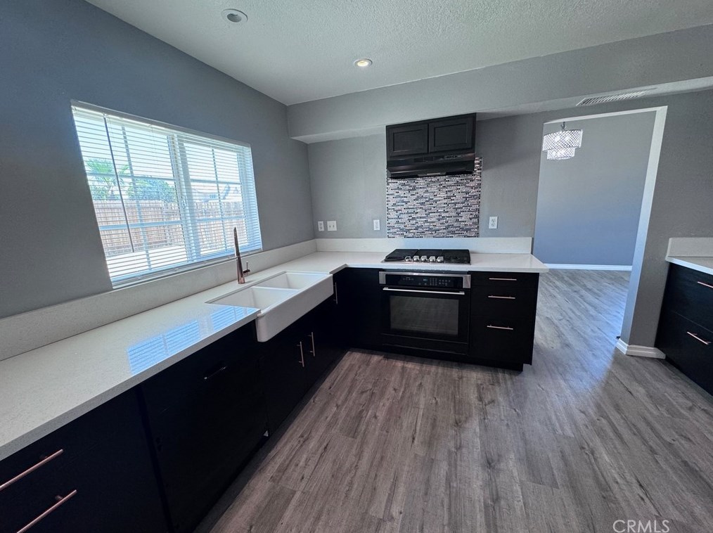 13248 Aurora Ave, Victorville CA  92392-5037 exterior