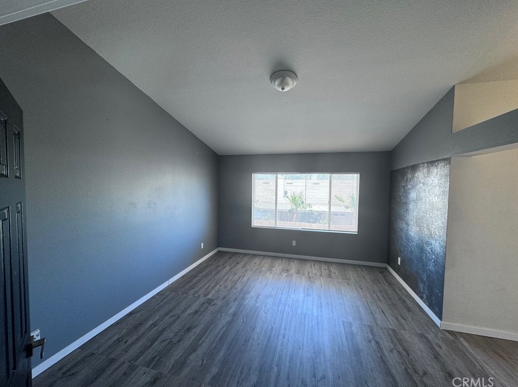 13248 Aurora Ave, Victorville CA  92392-5037 exterior