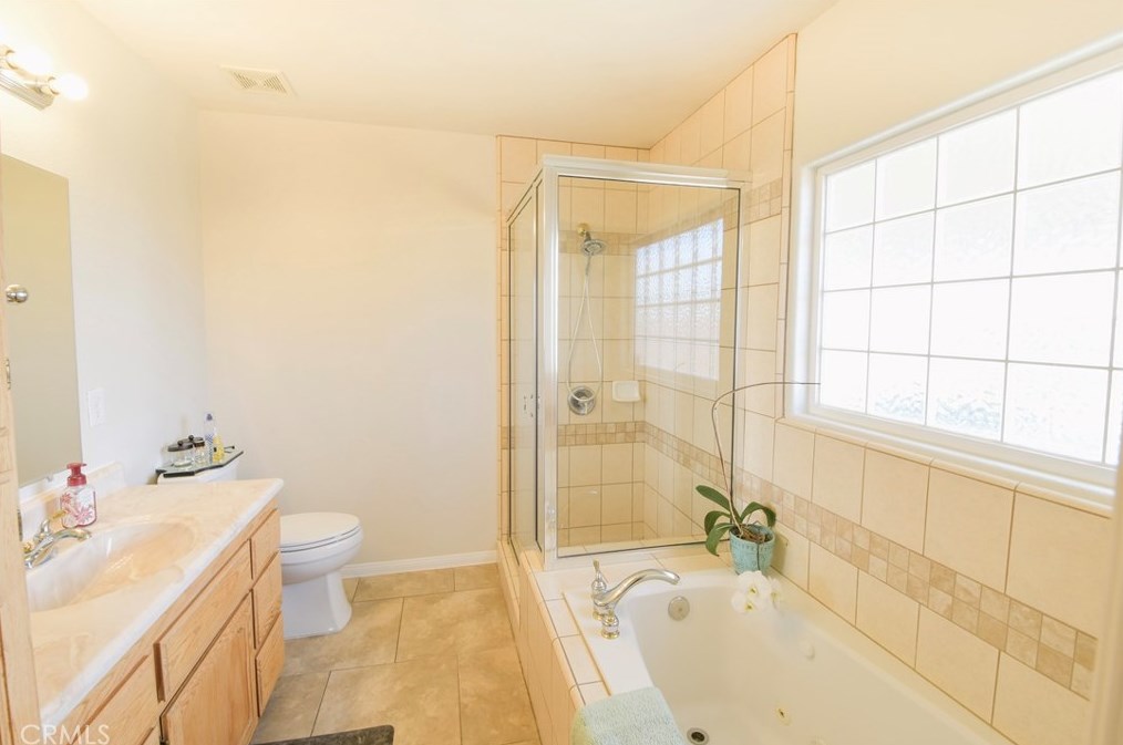 9225 Wilson Rnch Rd, Phelan CA  92371-7304 exterior