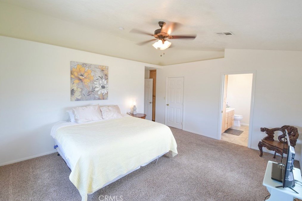 9225 Wilson Rnch Rd, Phelan CA  92371-7304 exterior