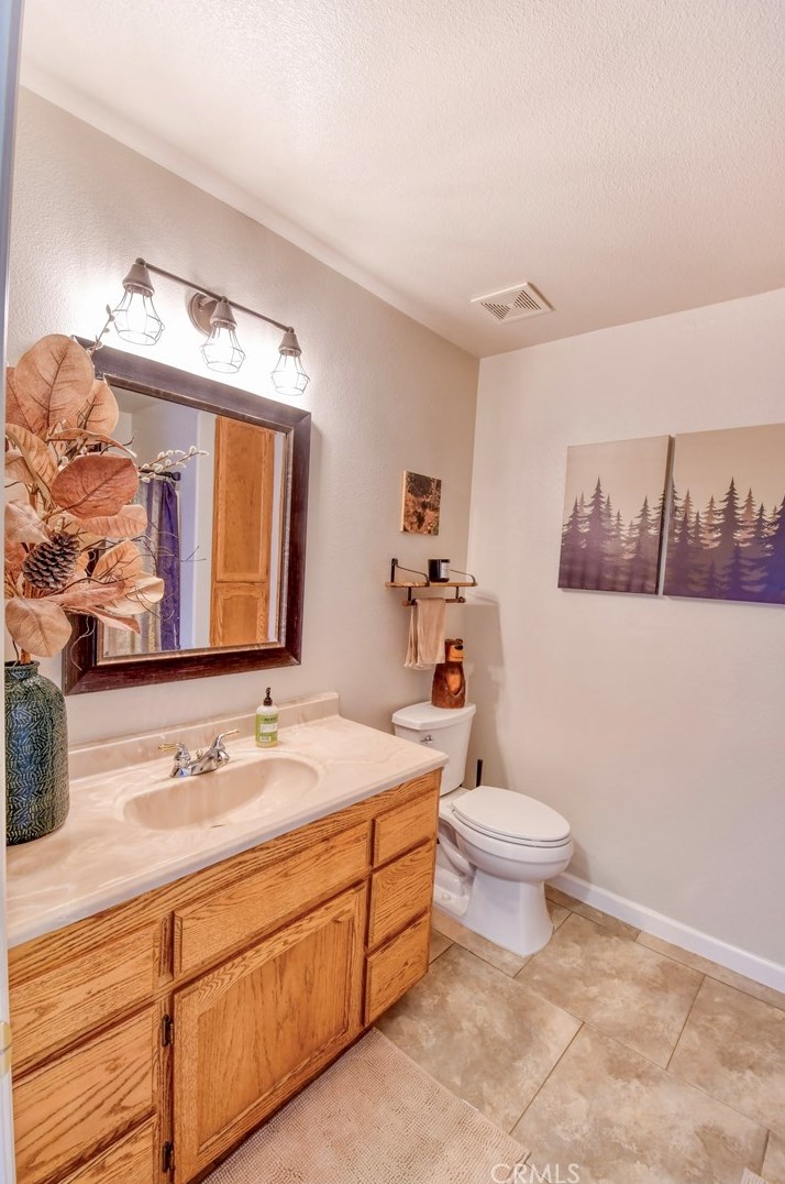 9225 Wilson Rnch Rd, Phelan CA  92371-7304 exterior