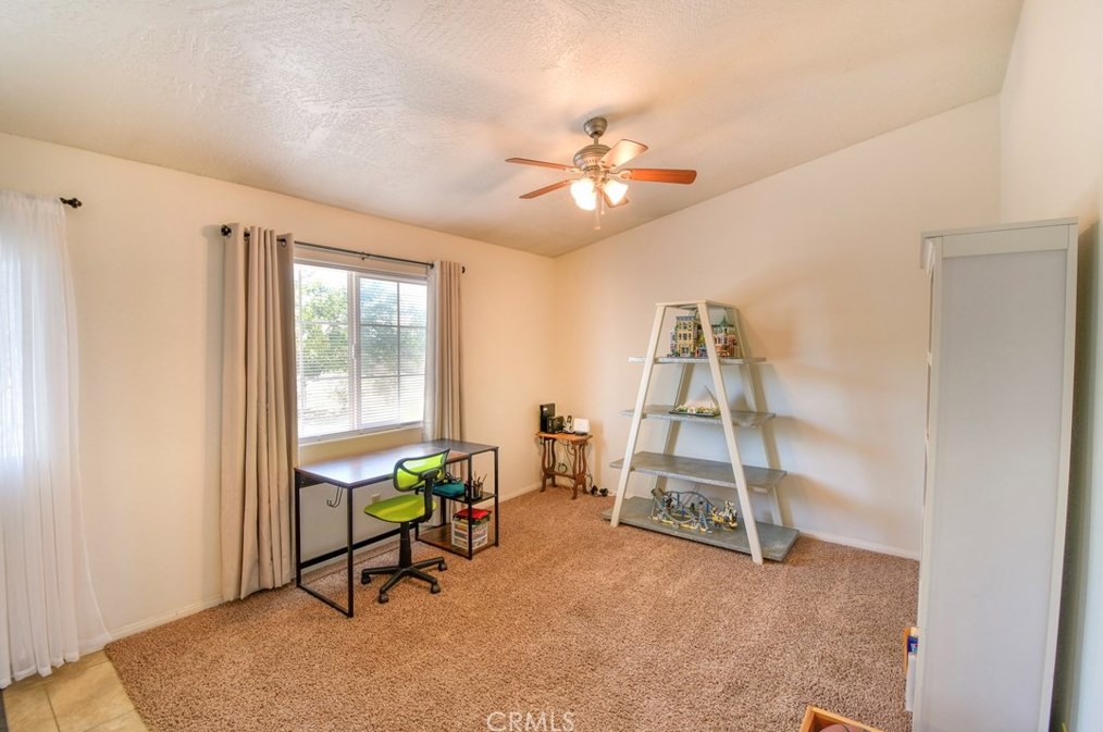 9225 Wilson Rnch Rd, Phelan CA  92371-7304 exterior
