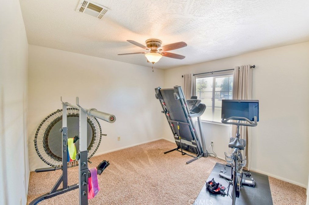 9225 Wilson Rnch Rd, Phelan CA  92371-7304 exterior