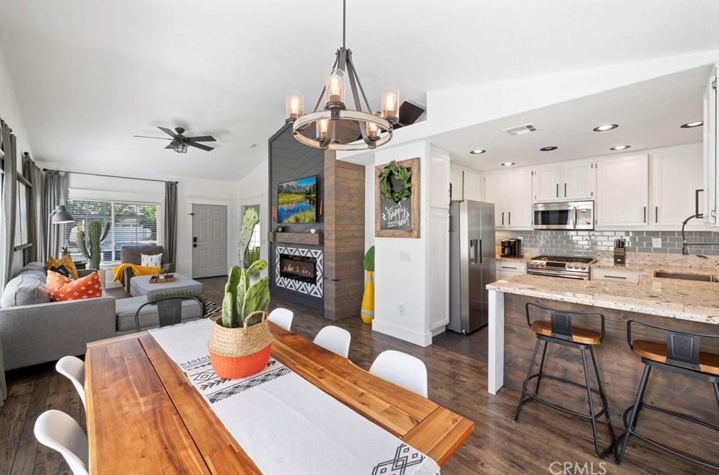 31648 Alder Ct, Winchester CA 92596-9052 exterior