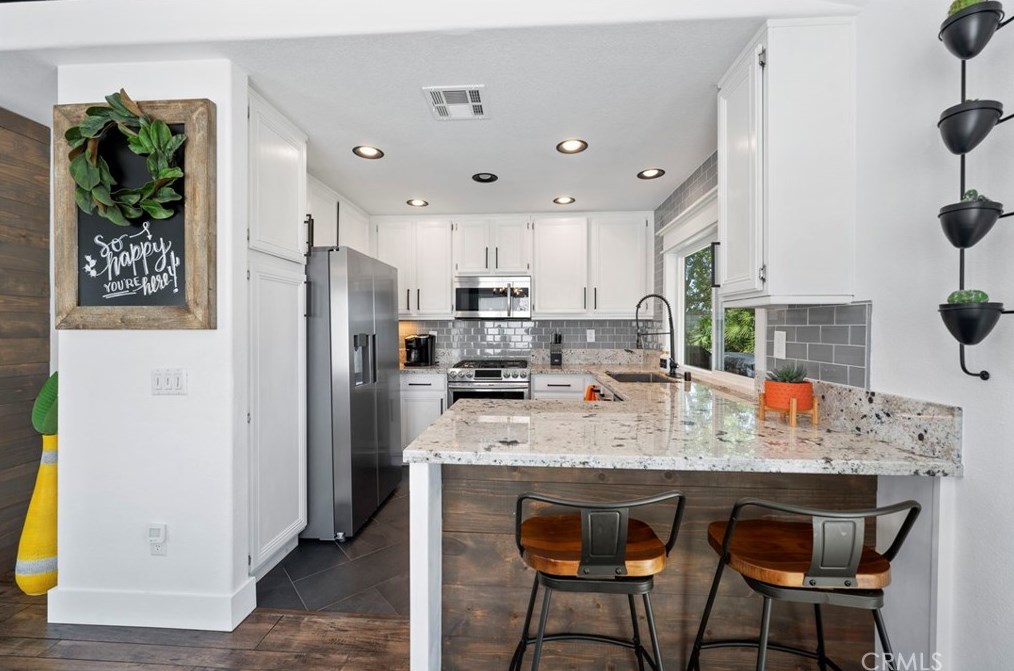 31648 Alder Ct, Winchester CA 92596-9052 exterior