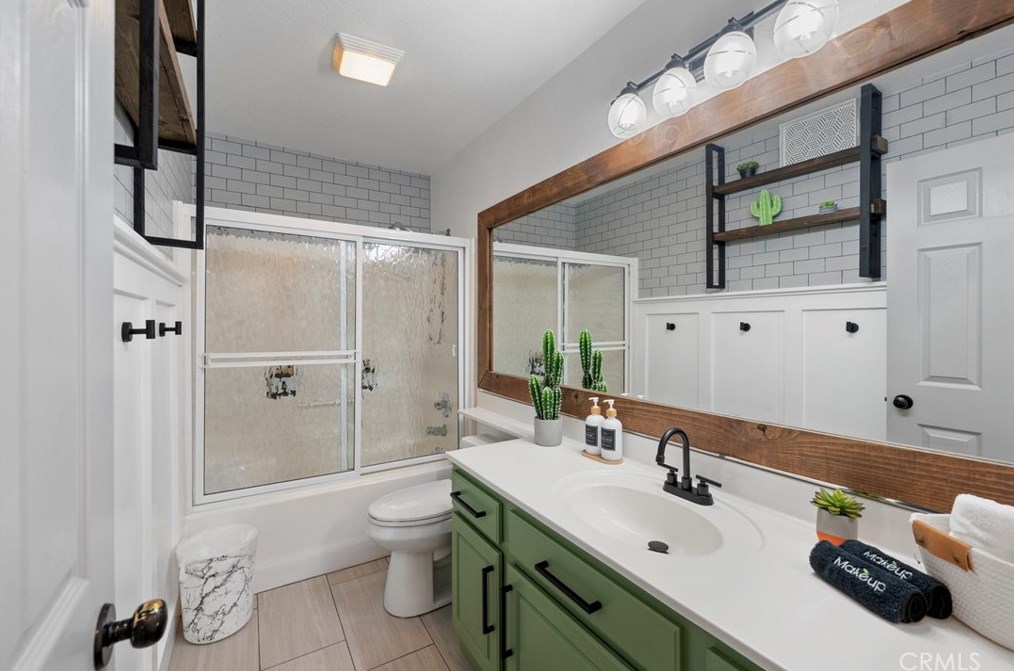 31648 Alder Ct, Winchester CA 92596-9052 exterior