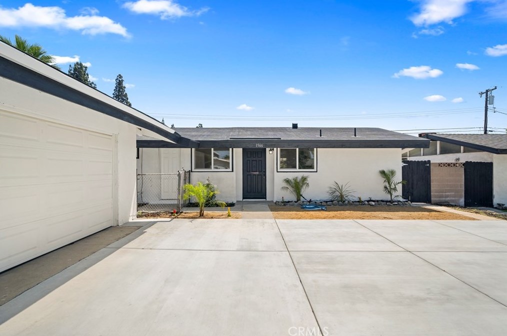 1566 Amador Ave, Ontario CA  91764-1402 exterior